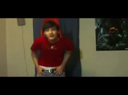 twink shows off-full vid at LOCALAMATEURSEXTUBE dot com